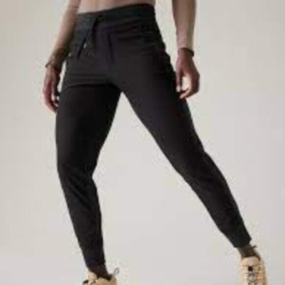 Athleta Headlands Hybrid Trek Jogger - Picture 3 of 6